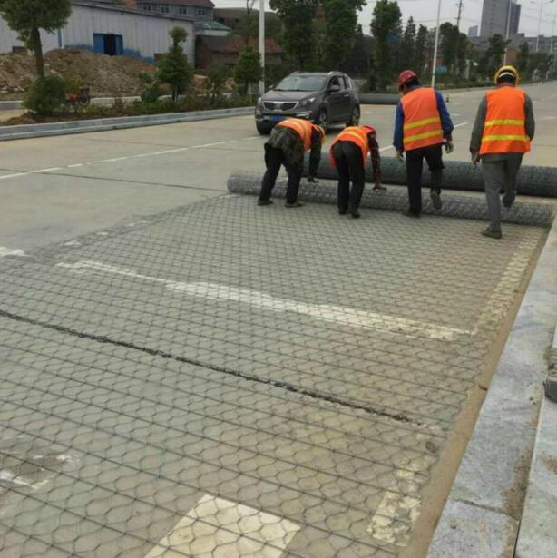 白改黑路面加筋網(wǎng)